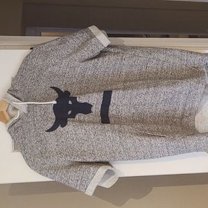 NWOT under Armour rock gym sleevless sweater